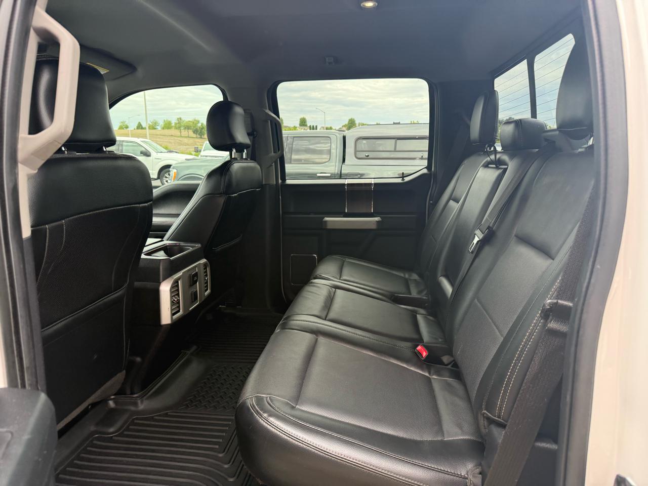 Ford F-150 4WD SuperCrew 145" Lariat 2015