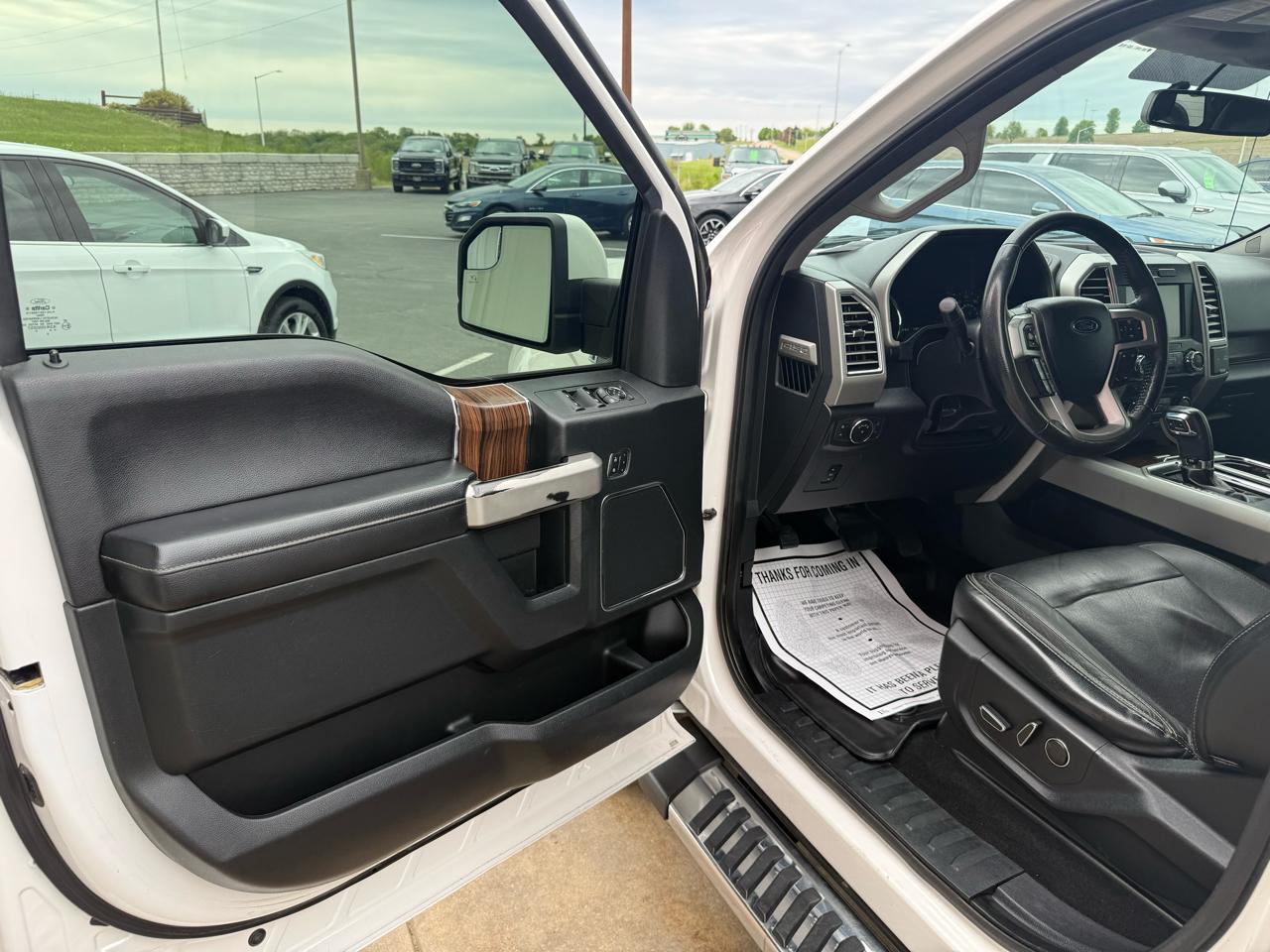 Ford F-150 4WD SuperCrew 145" Lariat 2015