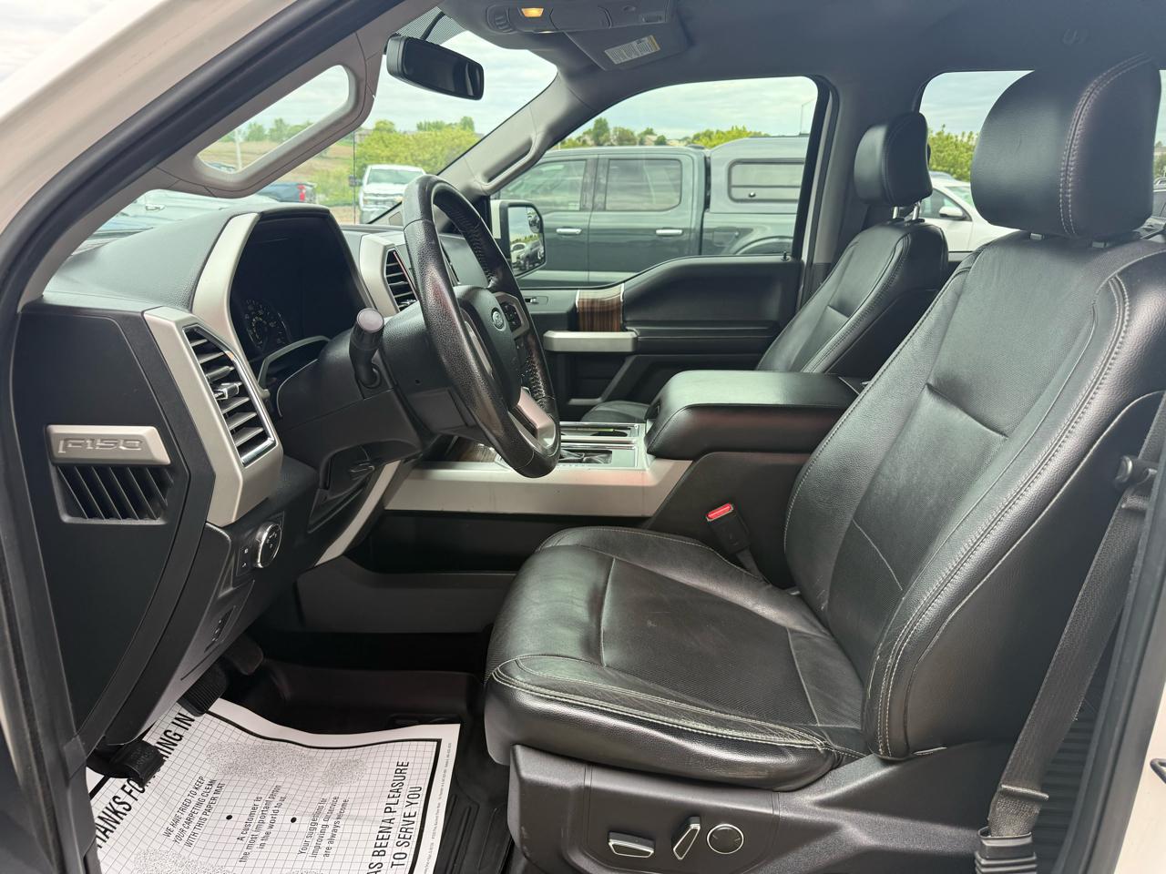 Ford F-150 4WD SuperCrew 145" Lariat 2015