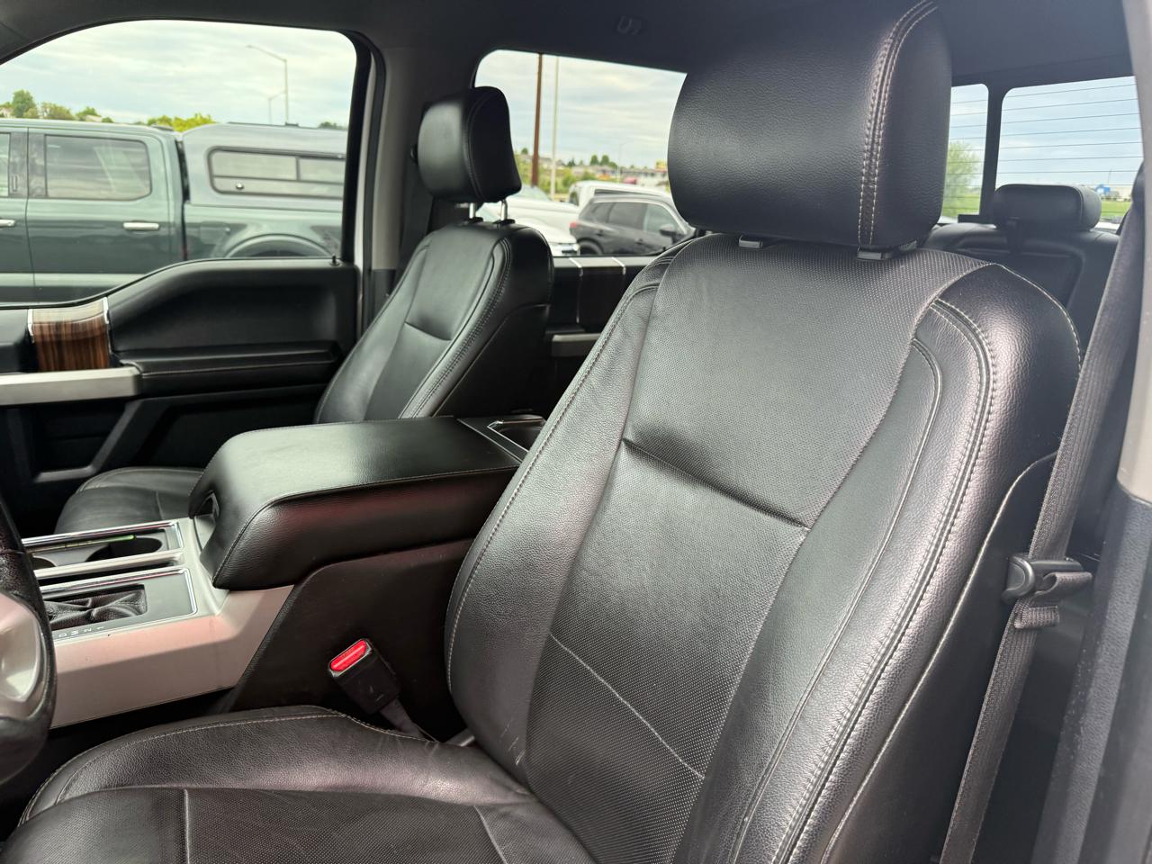 Ford F-150 4WD SuperCrew 145" Lariat 2015