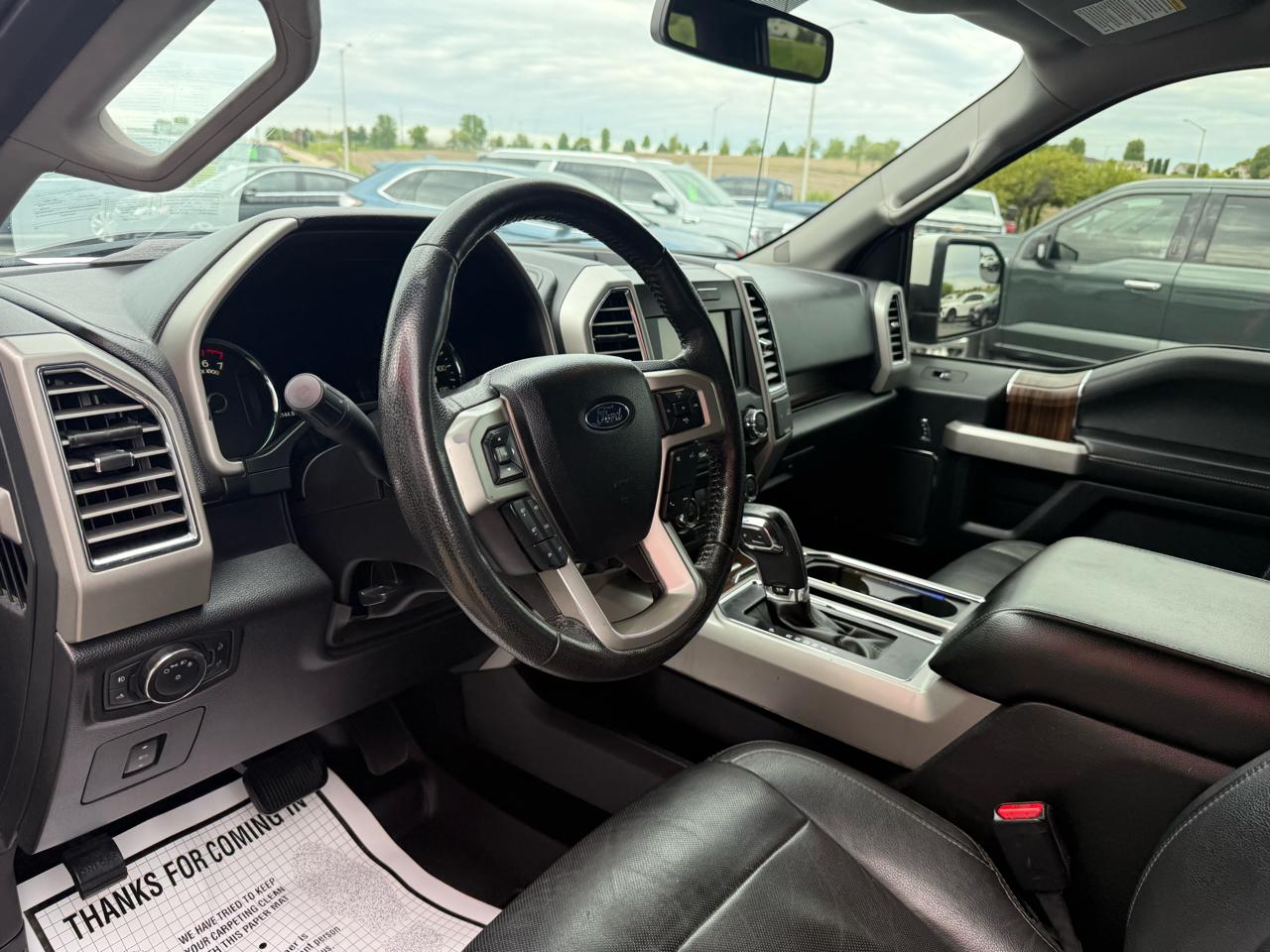 Ford F-150 4WD SuperCrew 145" Lariat 2015