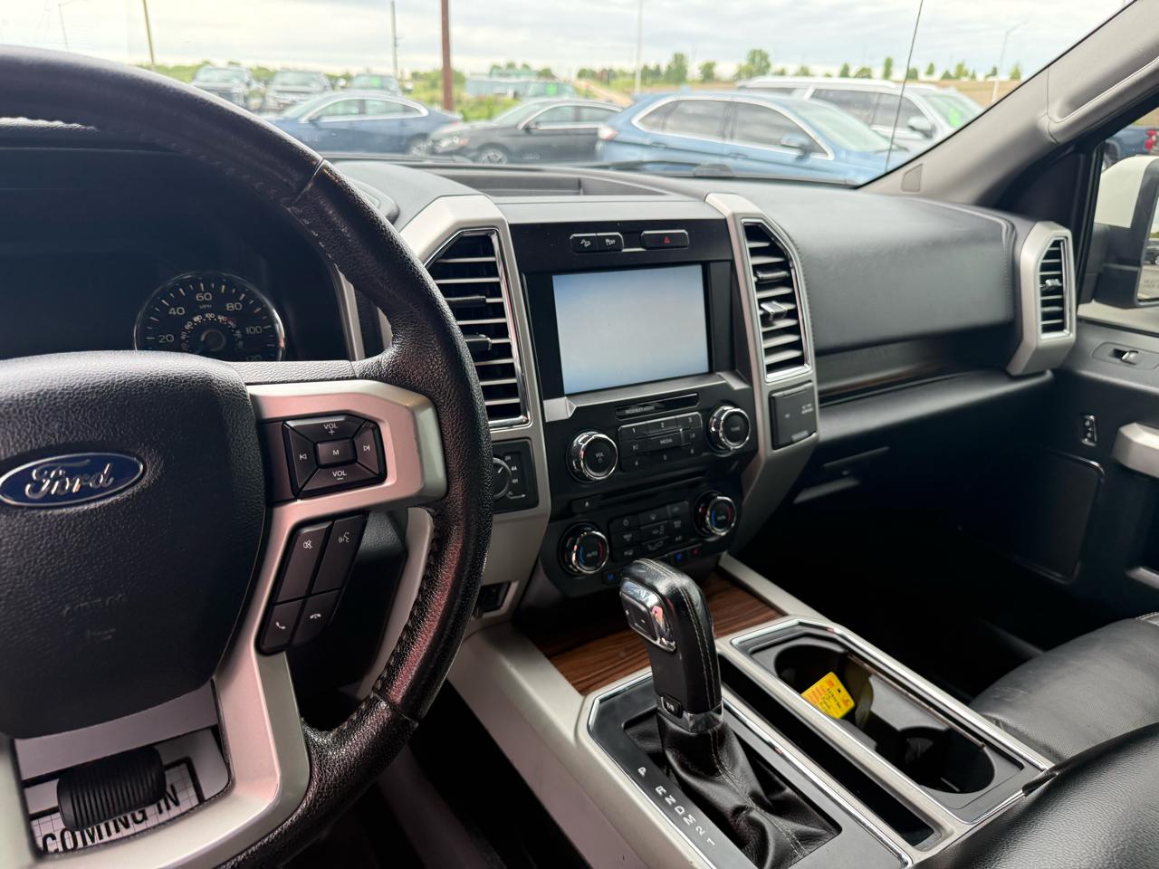 Ford F-150 4WD SuperCrew 145" Lariat 2015