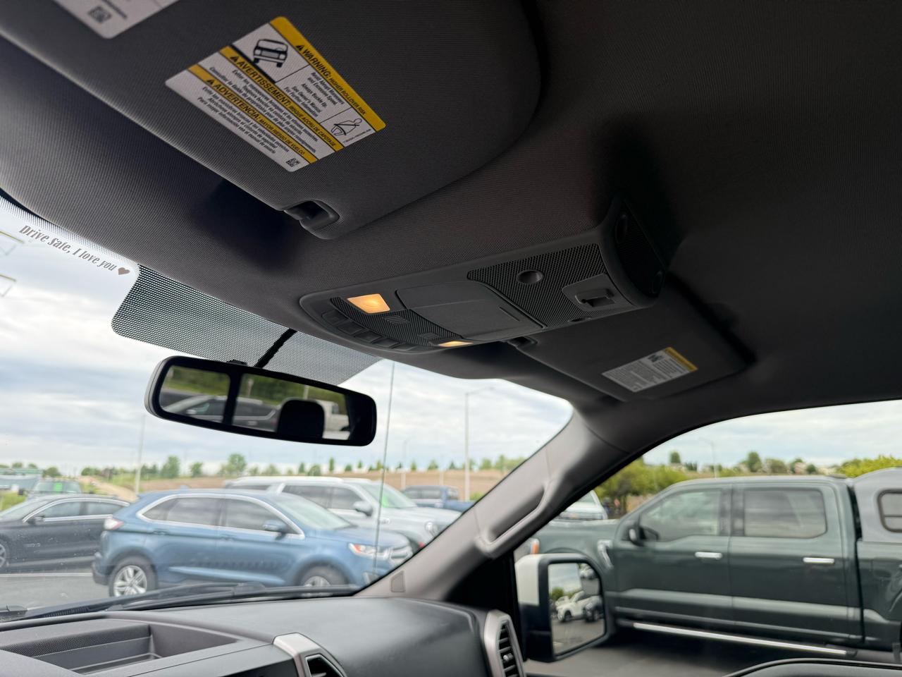 Ford F-150 4WD SuperCrew 145" Lariat 2015