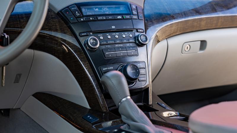 Acura MDX 6-Spd AT w/Tech Package 2012