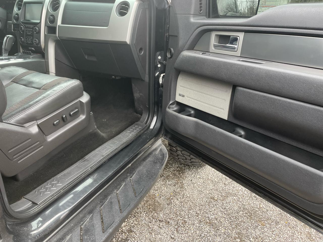 Ford F-150 SVT Raptor SuperCrew 5.5-ft. Bed 4WD 2013