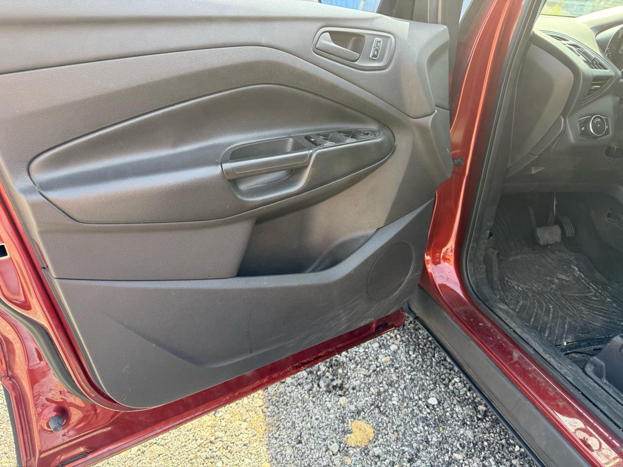 Ford Escape S FWD 2014