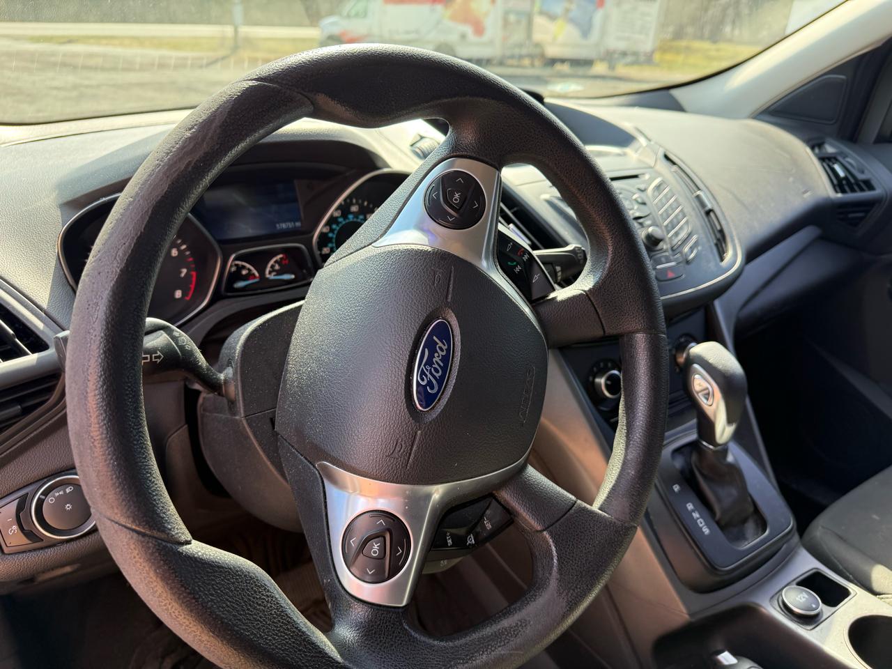 Ford Escape S FWD 2014