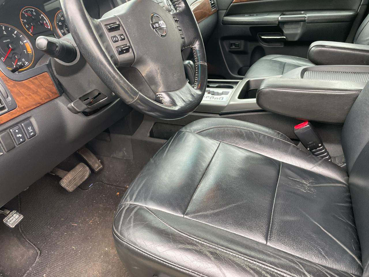 Nissan Armada SE 2WD 2010