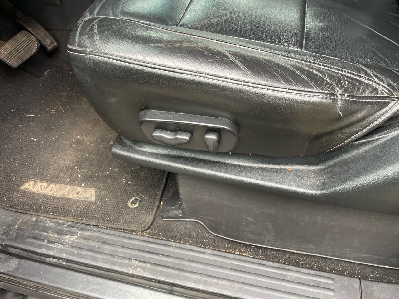 Nissan Armada SE 2WD 2010