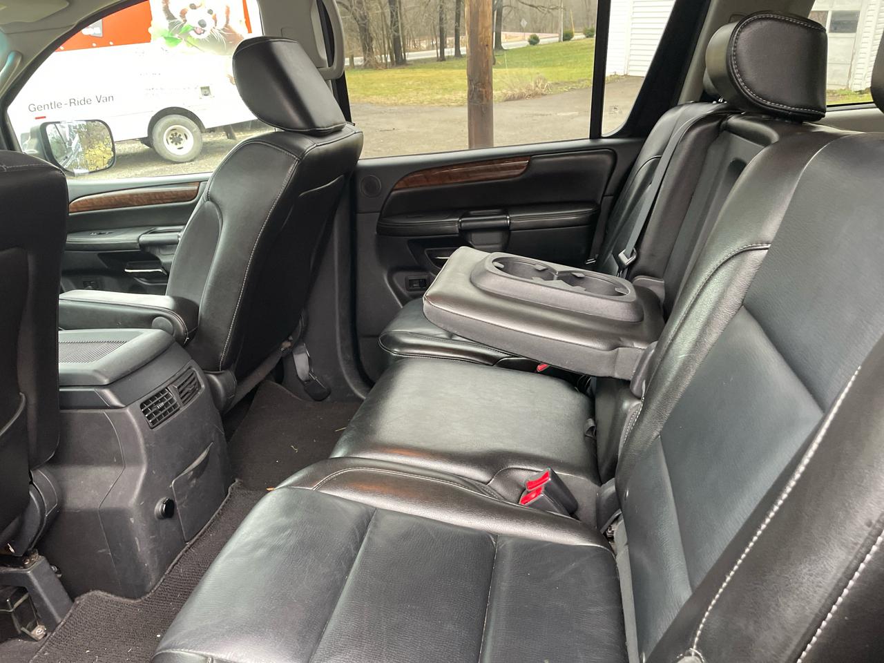 Nissan Armada SE 2WD 2010