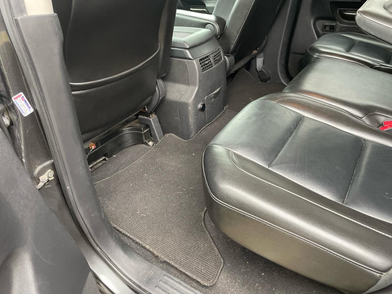 Nissan Armada SE 2WD 2010