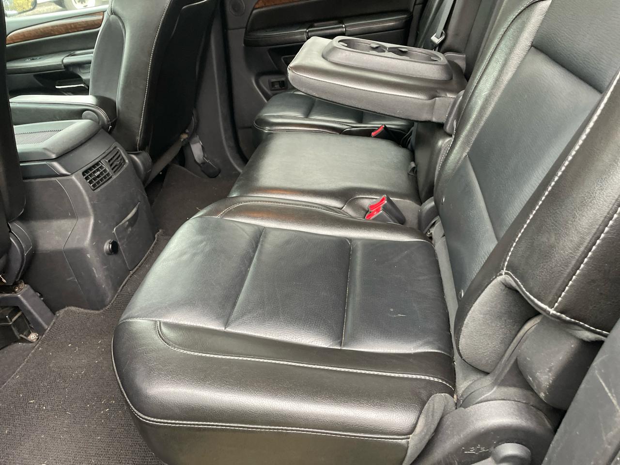 Nissan Armada SE 2WD 2010