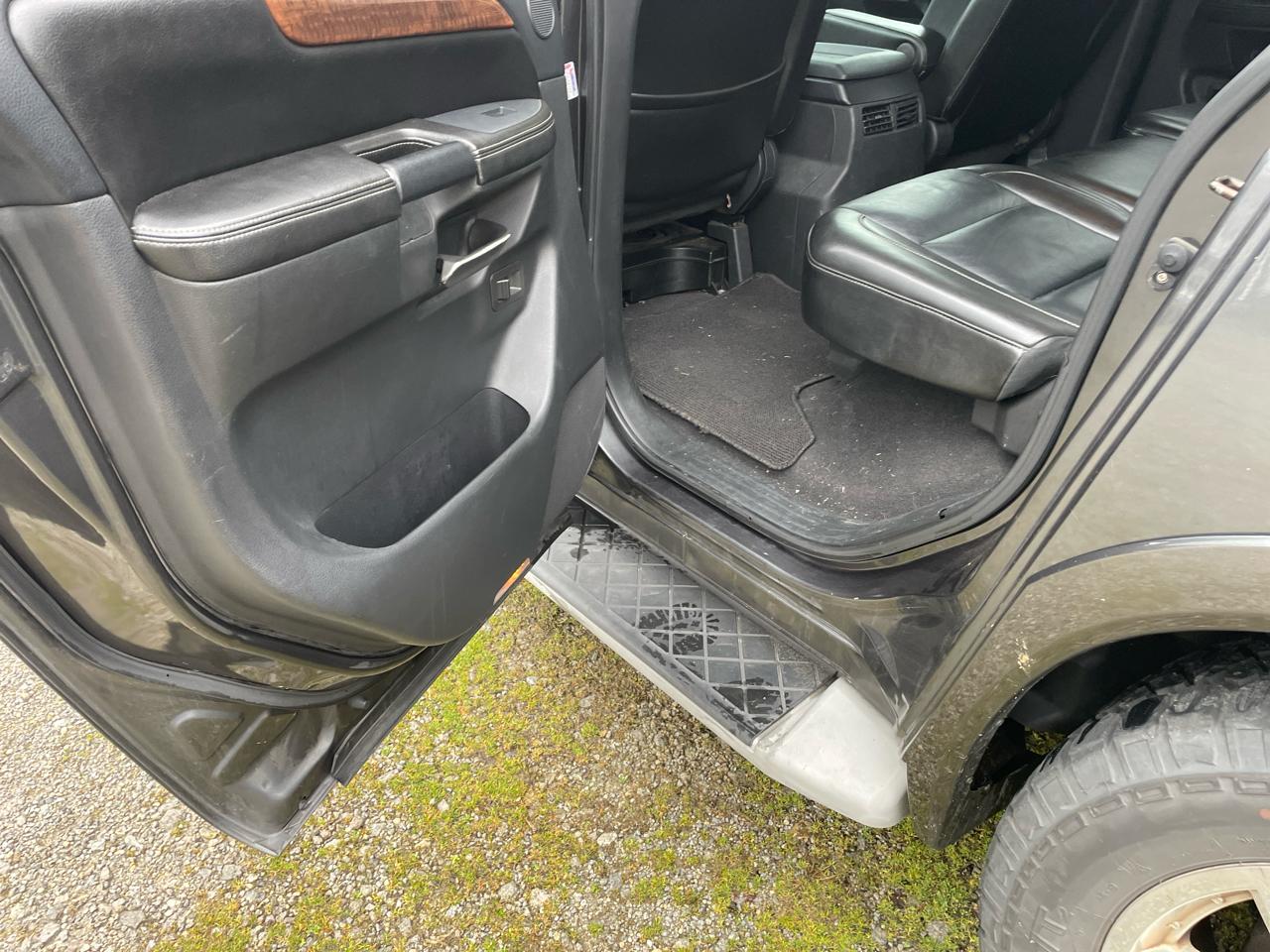 Nissan Armada SE 2WD 2010