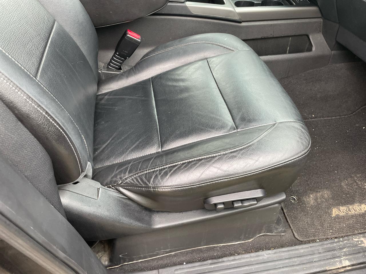 Nissan Armada SE 2WD 2010