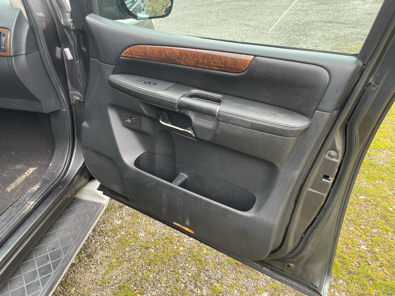 Nissan Armada SE 2WD 2010