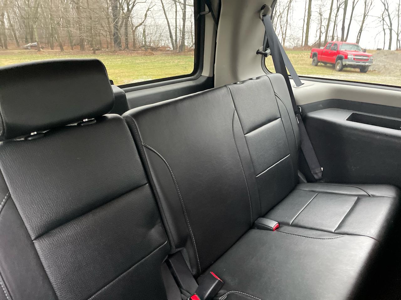 Nissan Armada SE 2WD 2010