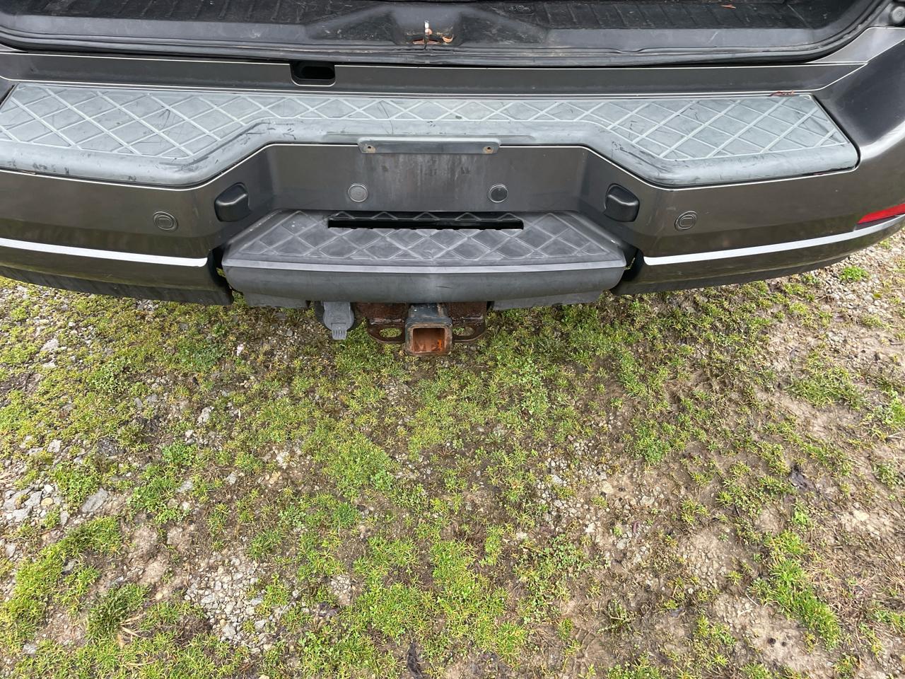 Nissan Armada SE 2WD 2010