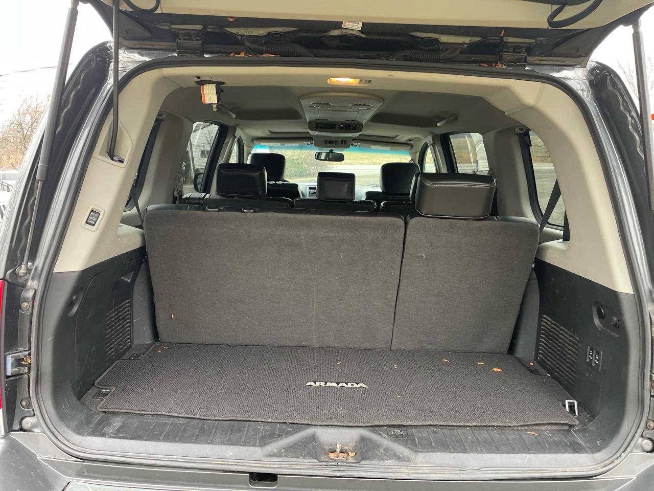 Nissan Armada SE 2WD 2010