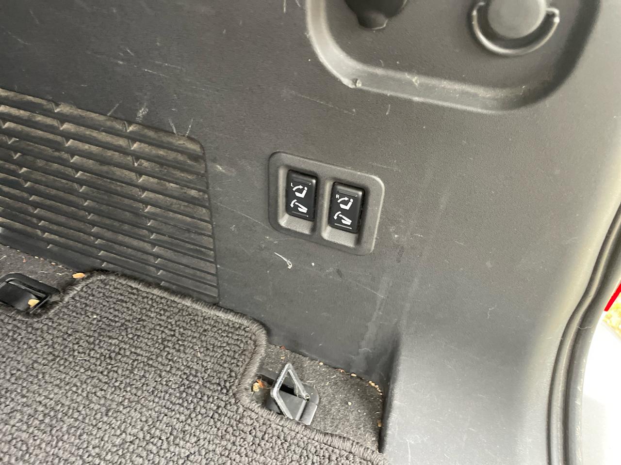 Nissan Armada SE 2WD 2010