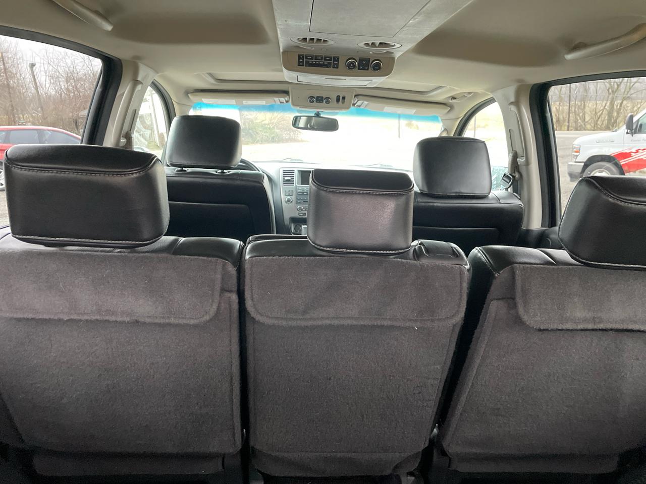 Nissan Armada SE 2WD 2010