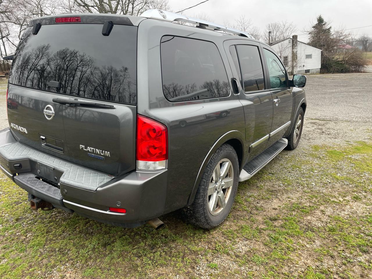 Nissan Armada SE 2WD 2010