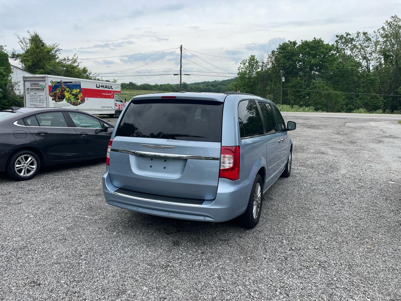 Chrysler Town & Country Touring-L 2013