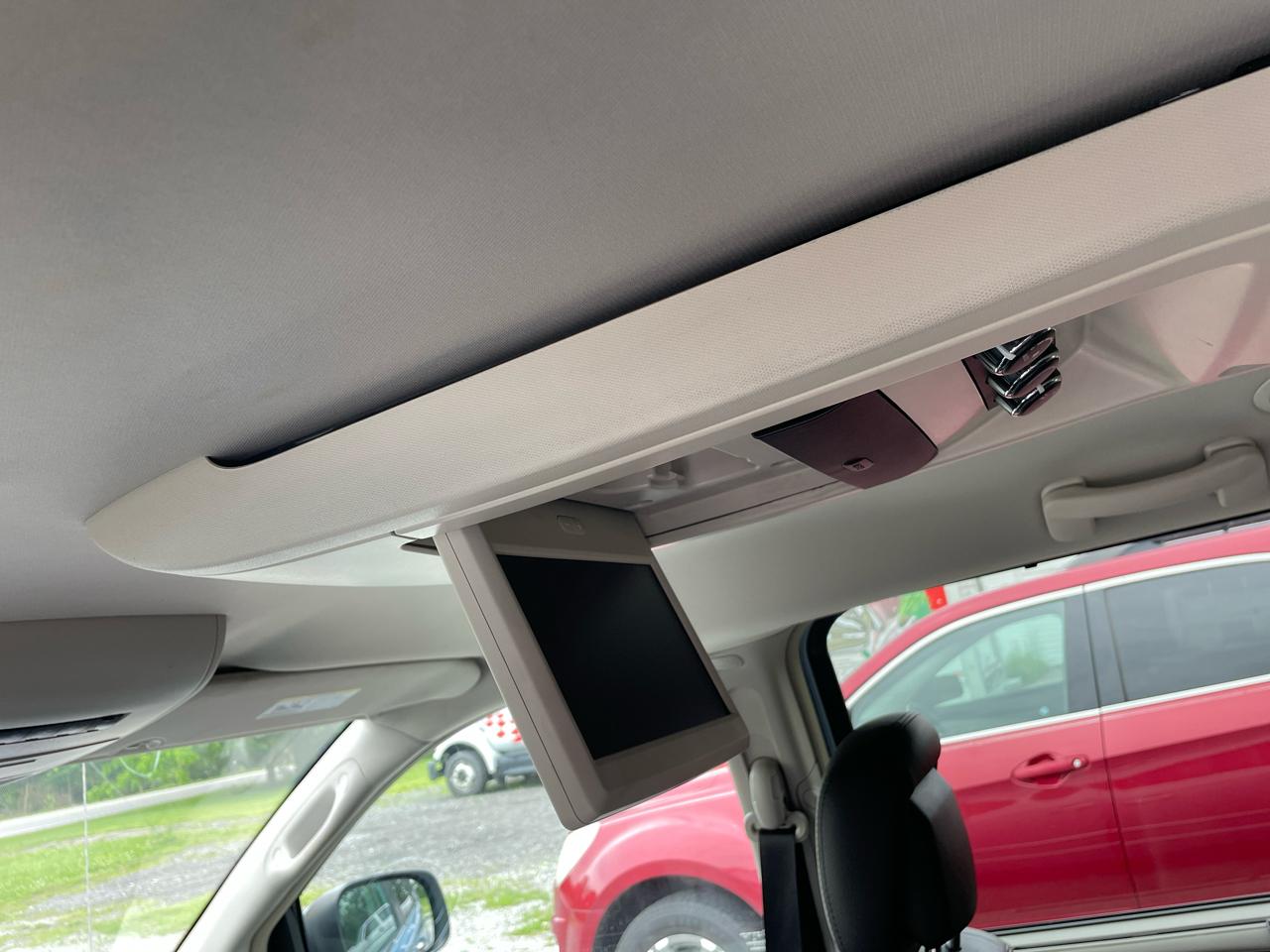 Chrysler Town & Country Touring-L 2013