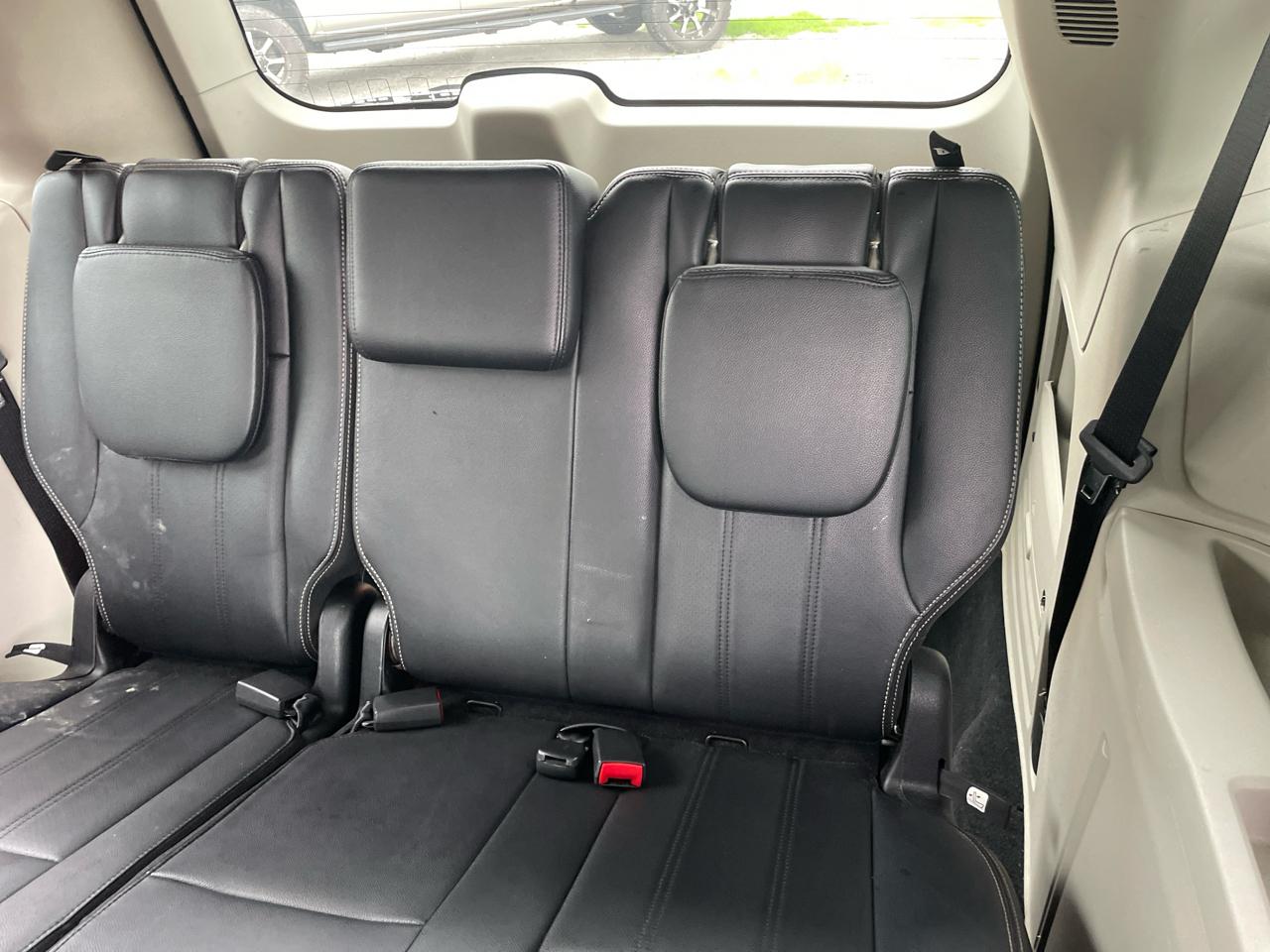 Chrysler Town & Country Touring-L 2013