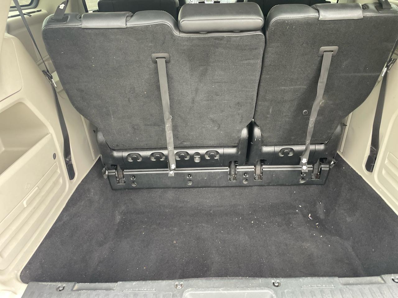 Chrysler Town & Country Touring-L 2013