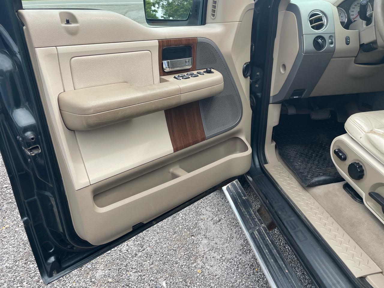 Ford F-150 Lariat SuperCrew 4WD 2004