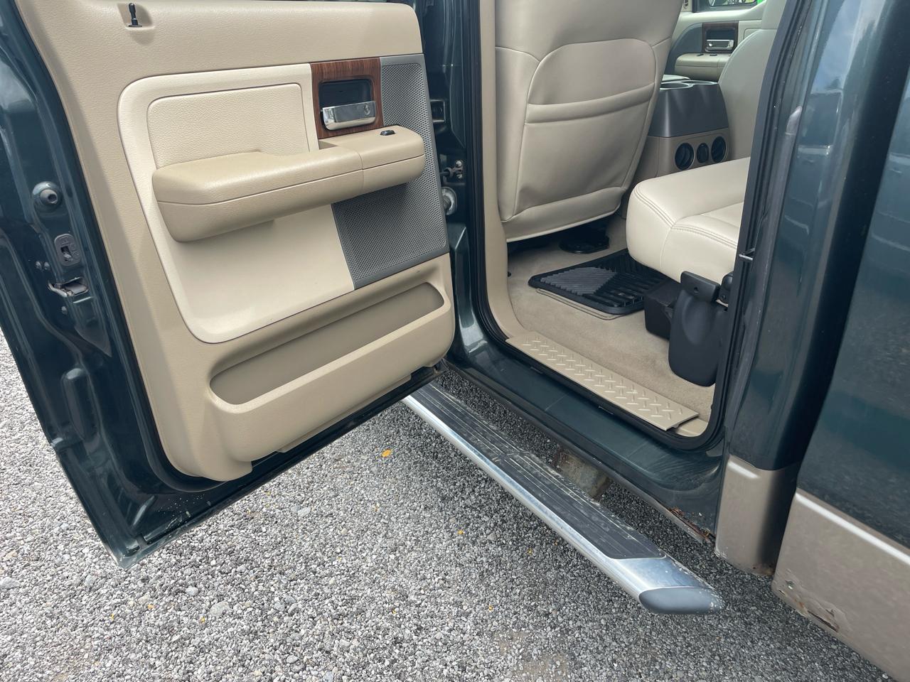 Ford F-150 Lariat SuperCrew 4WD 2004