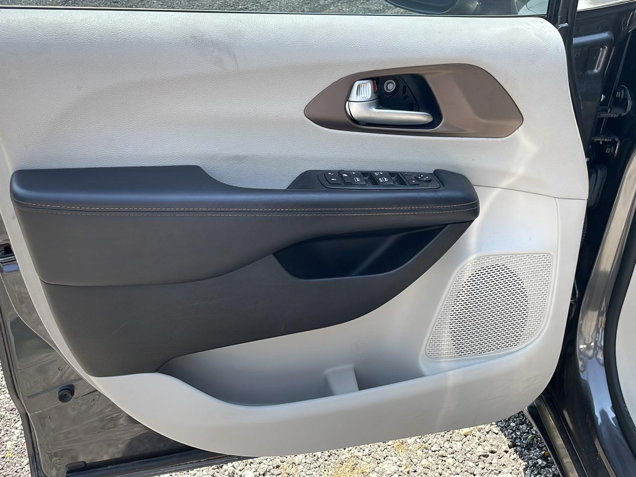 2018 Chrysler Pacifica Touring Plus - Photo 13