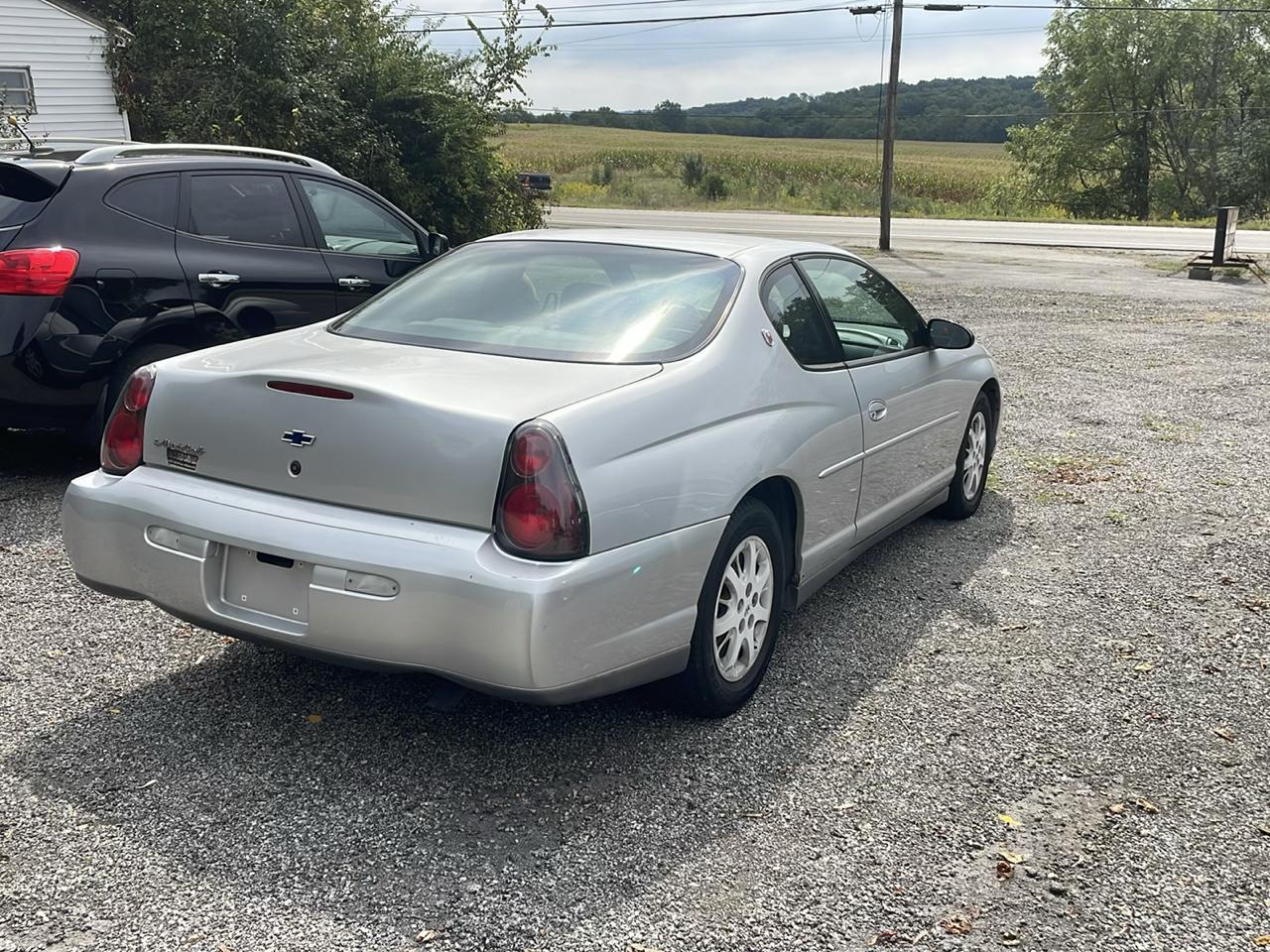 Chevrolet Monte Carlo 2dr Coupe LS 2001