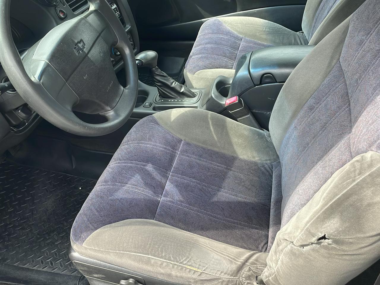 Chevrolet Monte Carlo 2dr Coupe LS 2001
