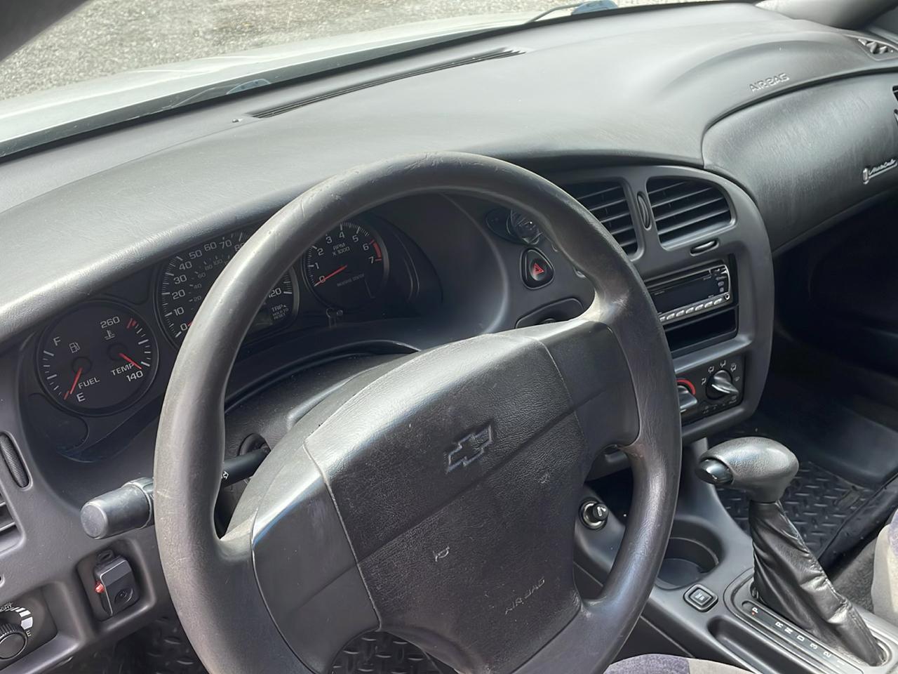 Chevrolet Monte Carlo 2dr Coupe LS 2001