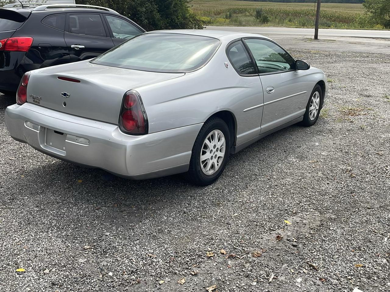 Chevrolet Monte Carlo 2dr Coupe LS 2001
