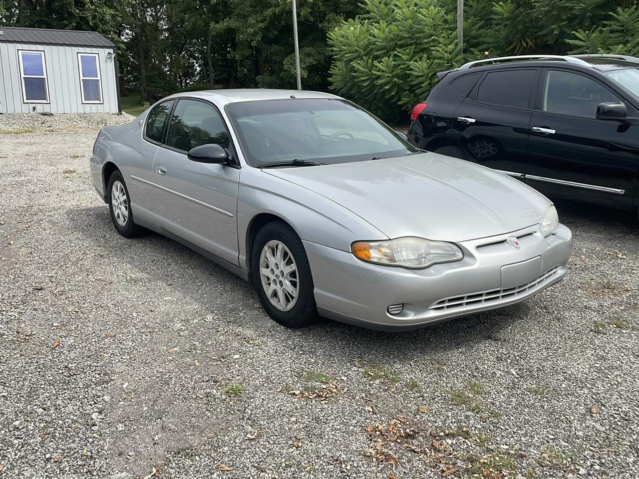 Chevrolet Monte Carlo 2dr Coupe LS 2001