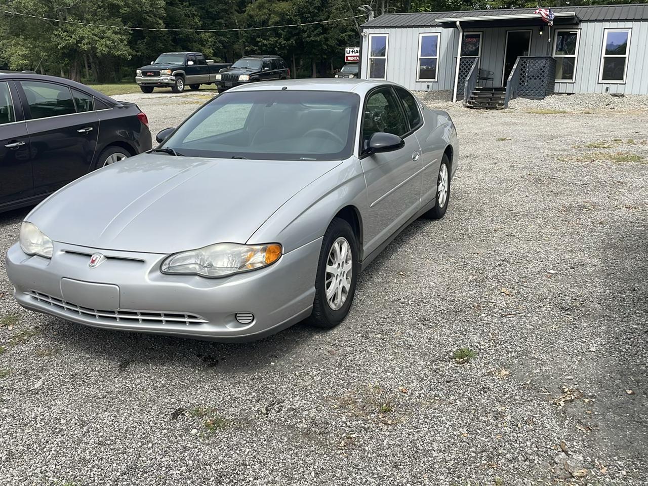 Chevrolet Monte Carlo 2dr Coupe LS 2001