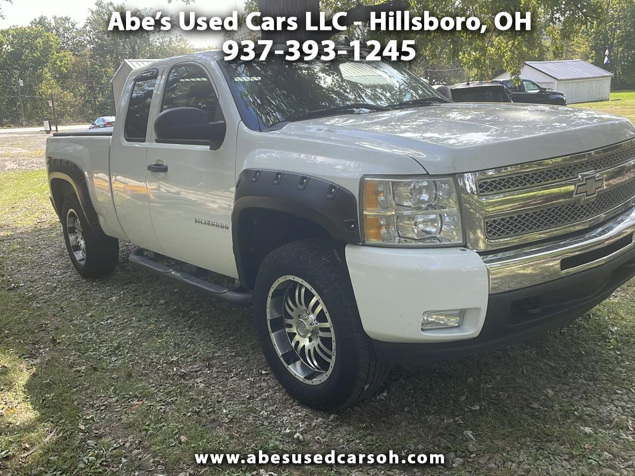 Chevrolet Silverado 1500 LT Ext. Cab Long Box 4WD 2011