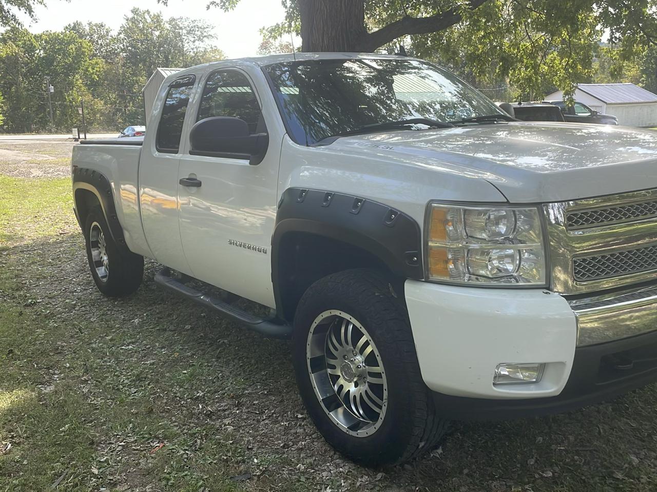 Chevrolet Silverado 1500 LT Ext. Cab Long Box 4WD 2011