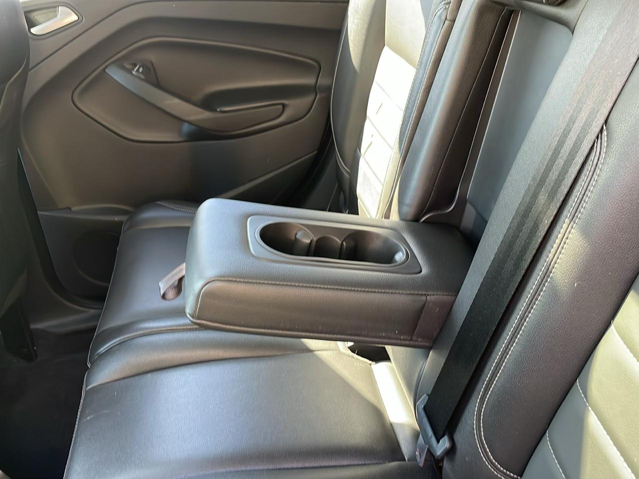 Ford Escape Titanium 4WD 2016