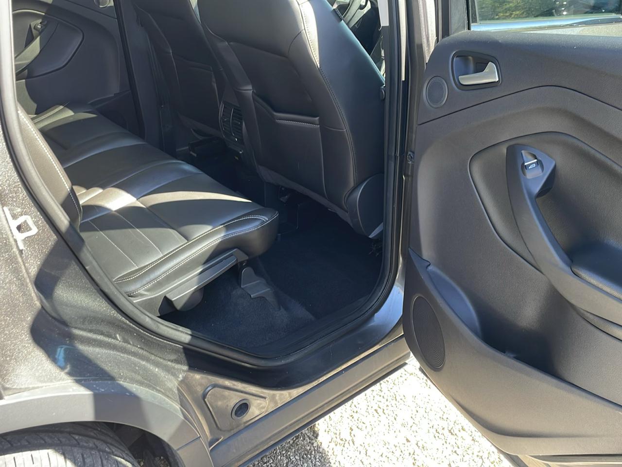 Ford Escape Titanium 4WD 2016