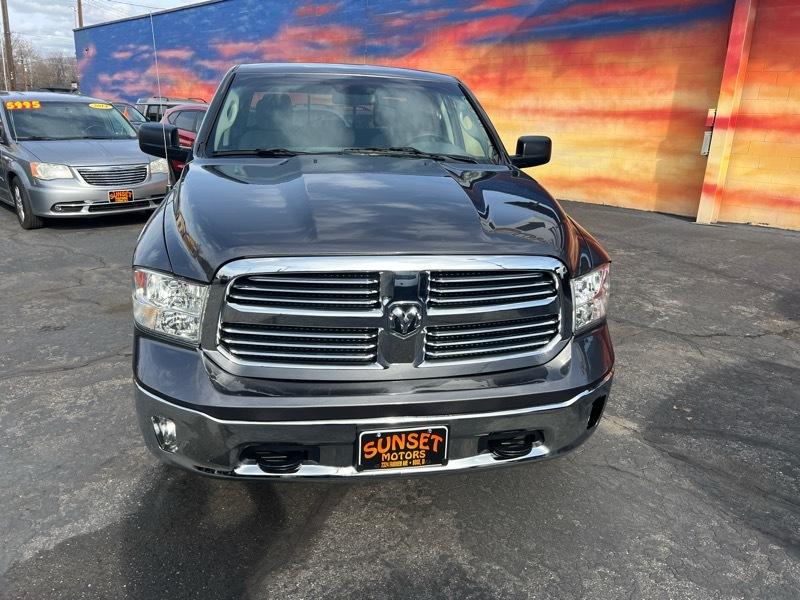 RAM 1500 4WD Crew Cab 140.5" Outdoorsman 2016