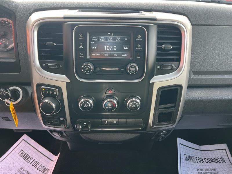 RAM 1500 4WD Crew Cab 140.5" Outdoorsman 2016