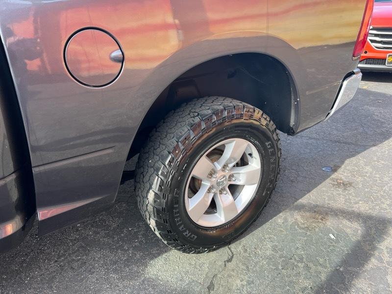 RAM 1500 4WD Crew Cab 140.5" Outdoorsman 2016