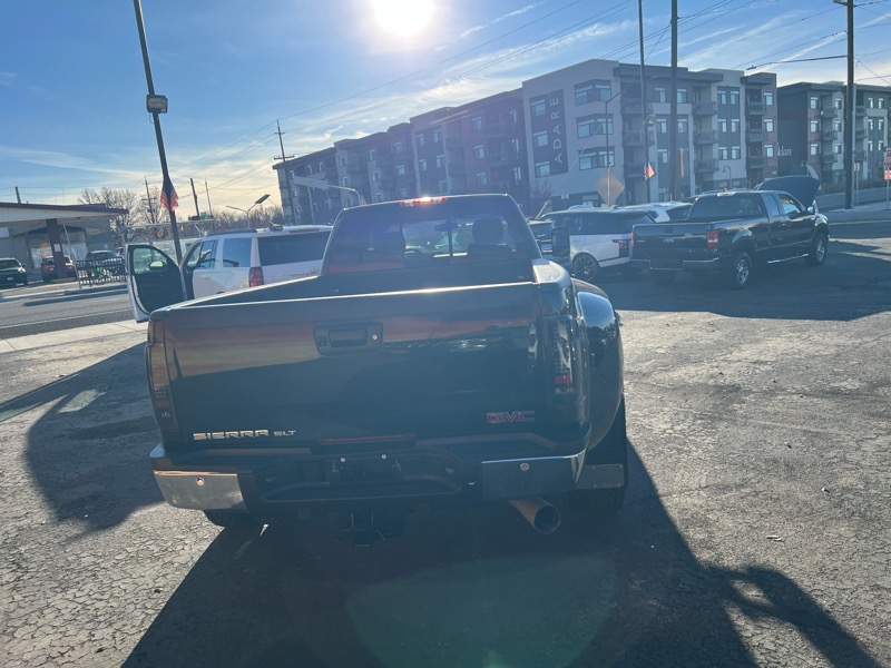 GMC Sierra 3500HD 4WD Crew Cab 167.7" DRW SLT 2011