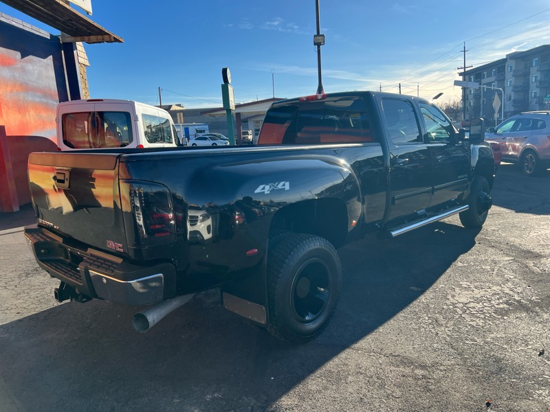 GMC Sierra 3500HD 4WD Crew Cab 167.7" DRW SLT 2011