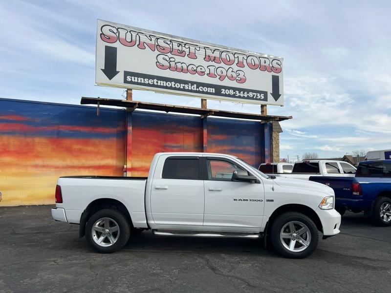 RAM 1500 4WD Crew Cab 140.5" Sport 2012