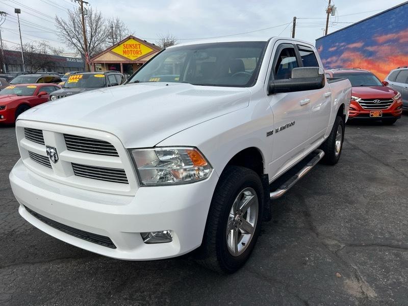 RAM 1500 4WD Crew Cab 140.5" Sport 2012