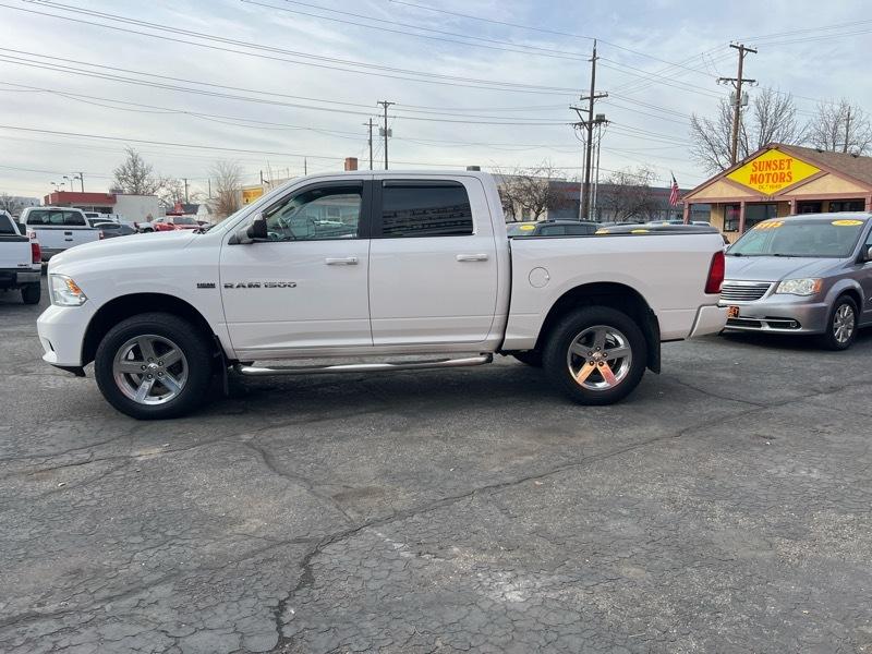 RAM 1500 4WD Crew Cab 140.5" Sport 2012